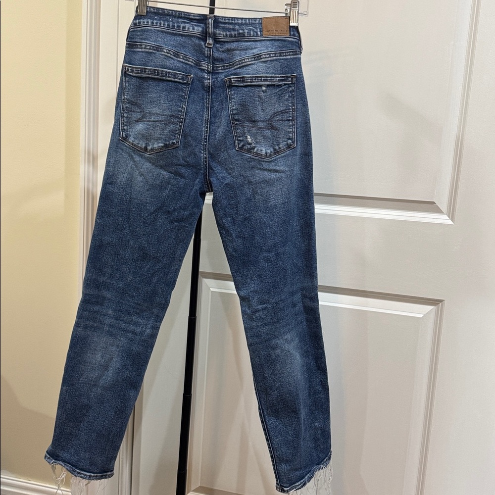 American Eagle Outfitters Women's Distressed Dark Blue Straight Leg Jeans - Picture 2 of 4